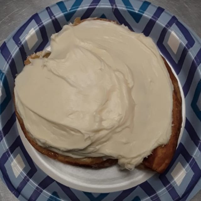 Mo's Cinnamon Roll.
